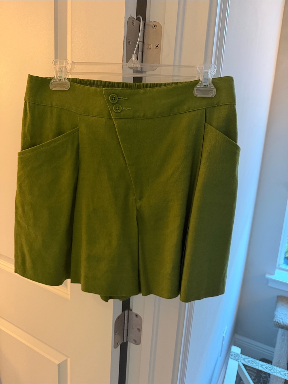 Cabi Women’s Green A-Line Shorts with Front Buttons and zip